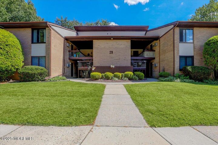 29 Meadow Green Circle A  Manalapan NJ 07726 photo
