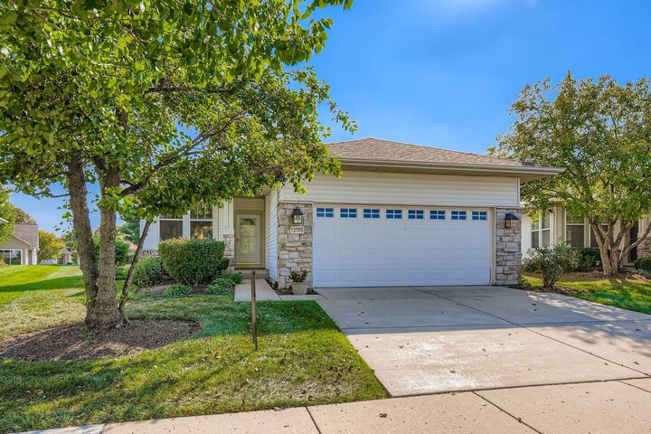 12765 Horseshoe Trail  Huntley IL 60142 photo