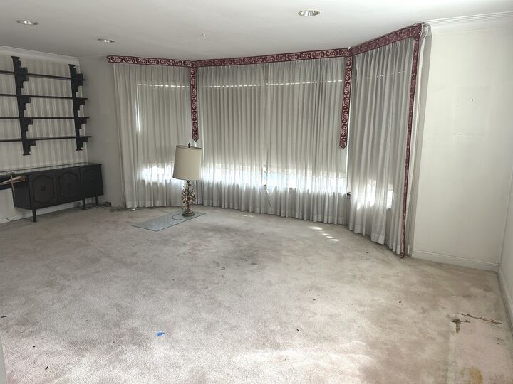 Property Photo: 6504 N Whipple Street IL 60645