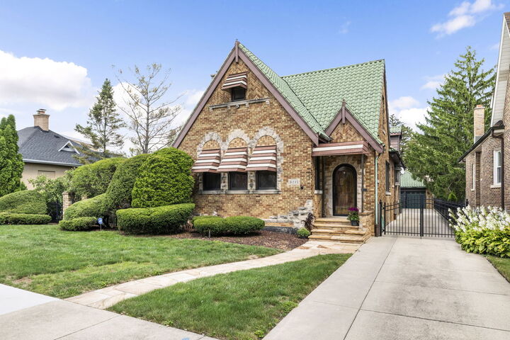 Property Photo:  6235 N Newcastle Avenue  IL 60631 