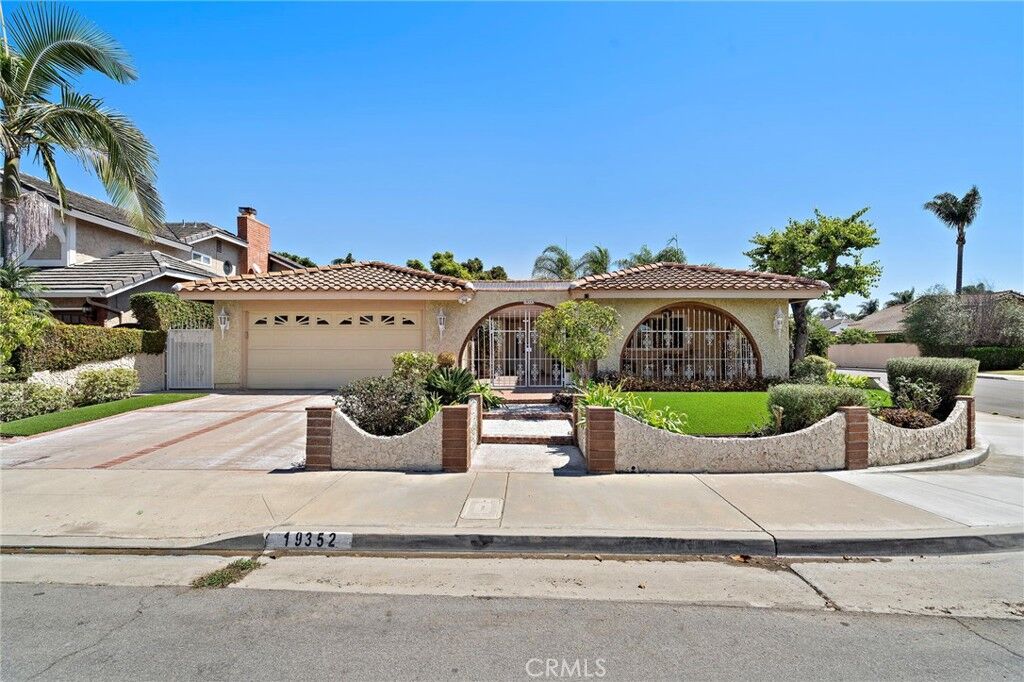 Property Photo:  19352 Sailwind Lane  CA 92646