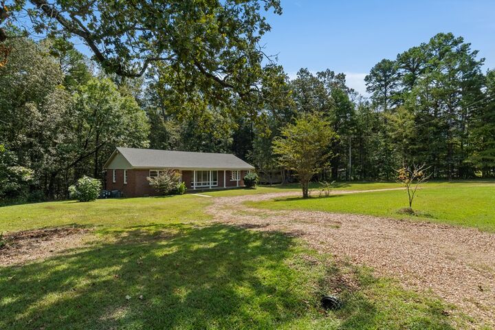 Property Photo:  139 Cr 427  MS 38655 