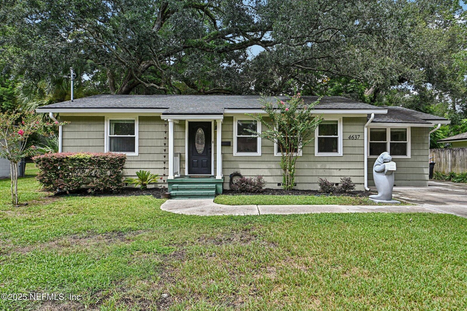 Property Photo:  4637 Homestead Road  FL 32210 