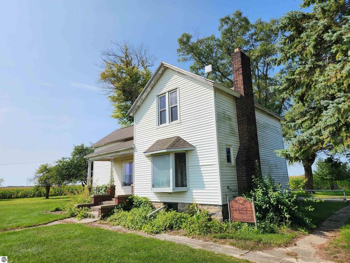 Property Photo: 4893 N Winans Road MI 48801