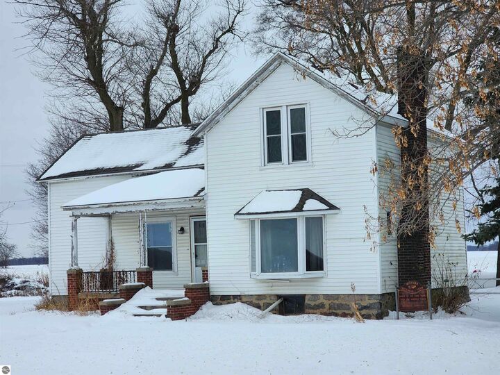 Property Photo: 4893 N Winans Road MI 48801