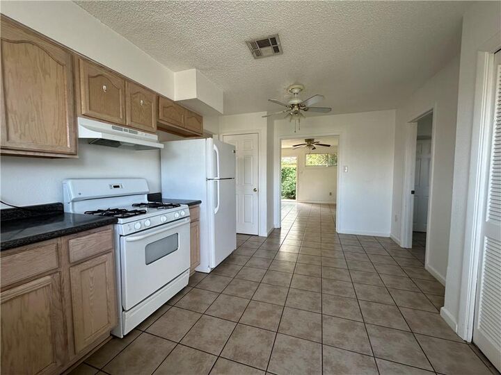 Property Photo:  2125 Edenborn Avenue  LA 70001 