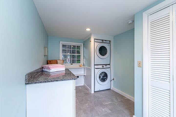 Property Photo: 1 Old Coach Road NH 03070