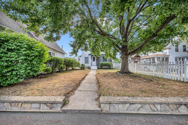 Property Photo: 156 Joliette Street NH 03102