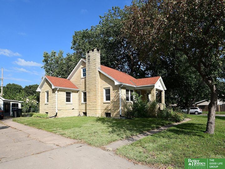 Property Photo:  245 NW 22nd Street  NE 68528 