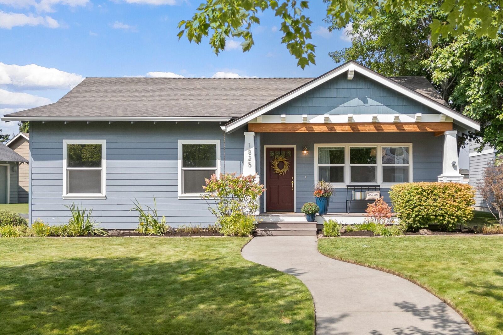 Property Photo:  1825 NW Ivy Avenue  OR 97756 
