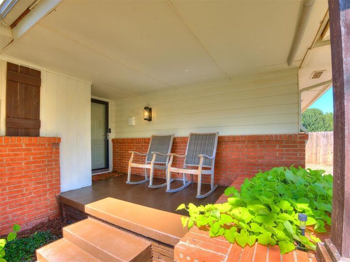 Property Photo:  2117 N Keeton Avenue  OK 73008 