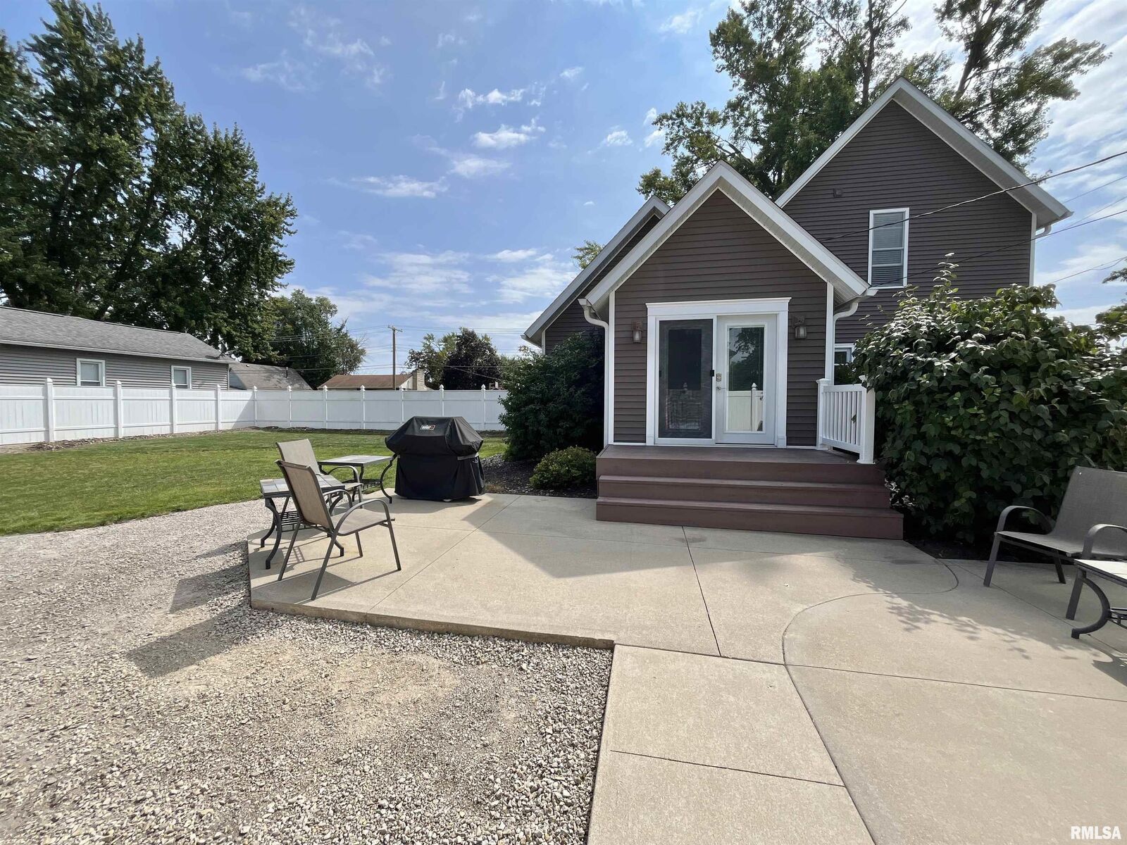 Property Photo: 801 16th Avenue IL 61252