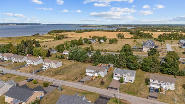 Property Photo:  53 Starling Crescent  PE C1B 0L9 