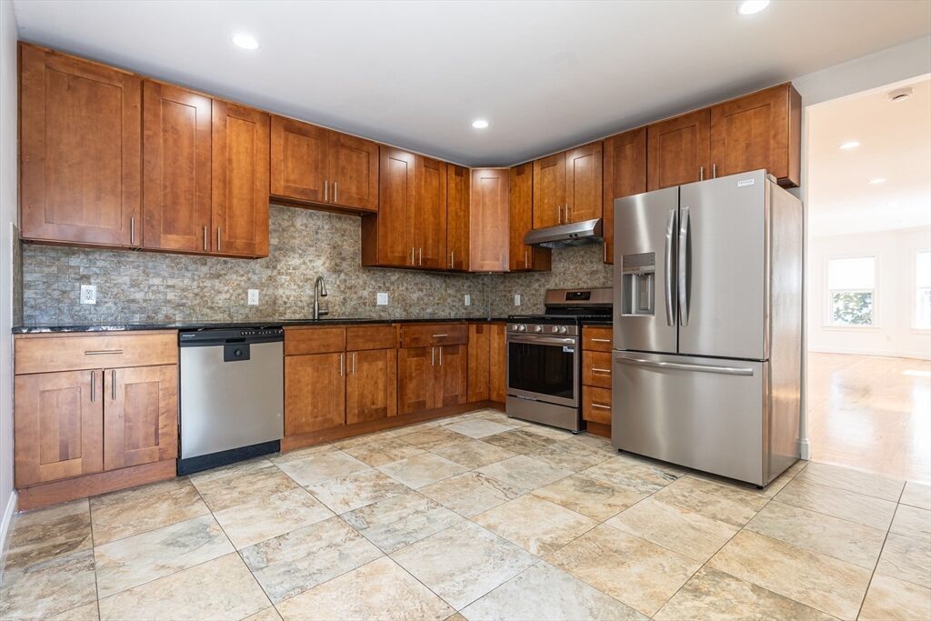 Property Photo:  2 Ethel Ave 1  MA 01960 