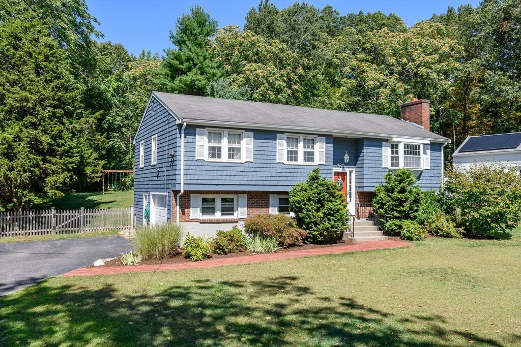 Property Photo: 425 Village St MA 02054