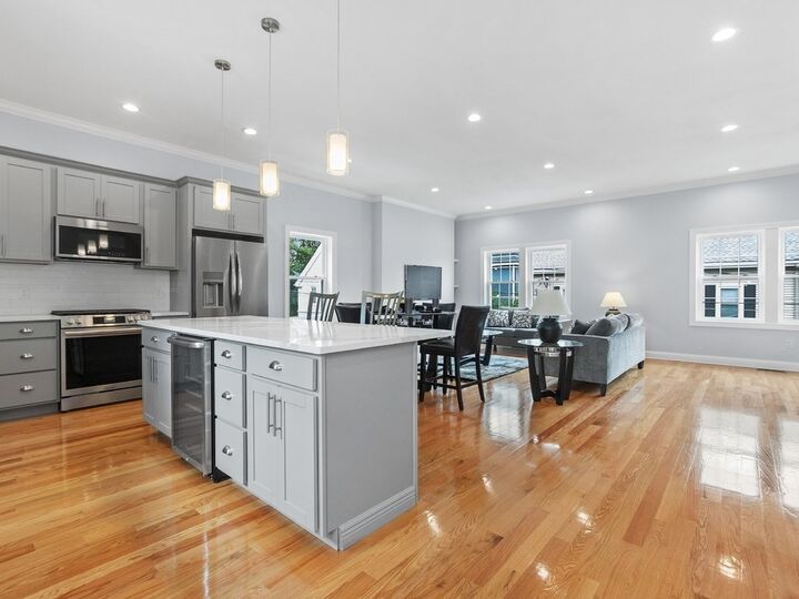 Property Photo:  11 Naviens Lane. 1  MA 02453 