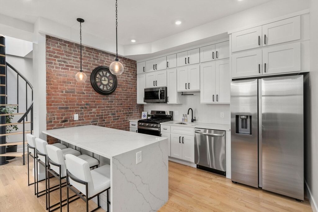 Property Photo:  152 Marion Street 6  MA 02128 