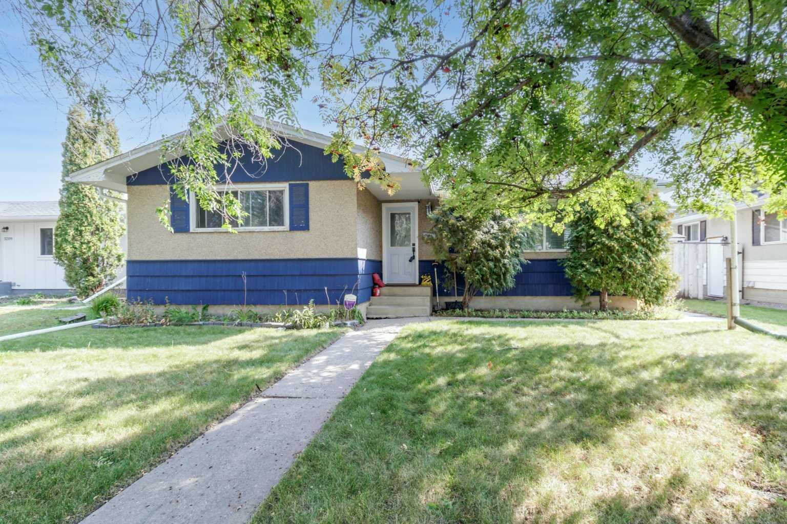 Property Photo:  3205 44A Avenue  AB T4N 3J6 