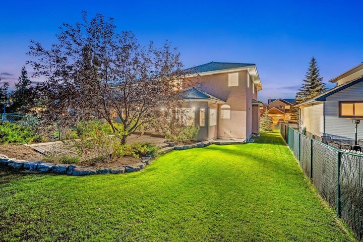 Photo de la propriété: 187 Gleneagles View AB T4C 1W2