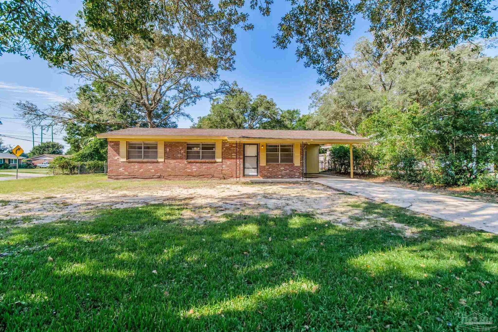 Property Photo:  7105 Windsor Oak Dr  FL 32507 