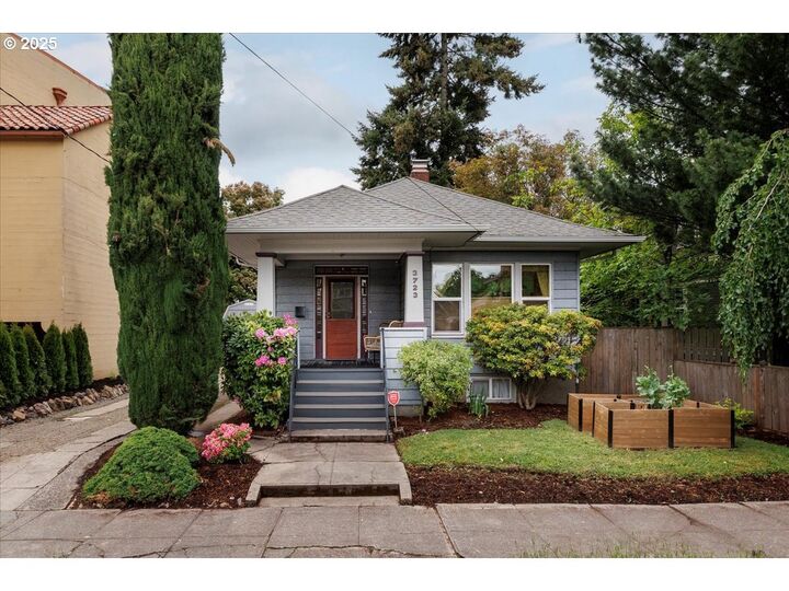 3723 SE Clay St  Portland OR 97214 photo