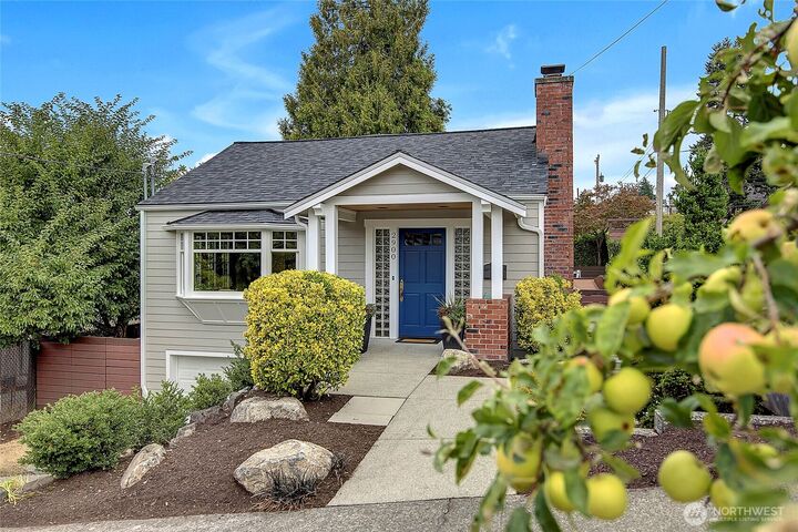 Property Photo:  2900 W Newton Street  WA 98199 