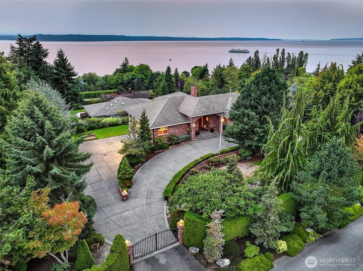 21722  Chinook Road  Woodway WA 98020 photo