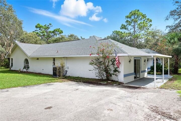 Property Photo: 4355 W Justice Court FL 34446