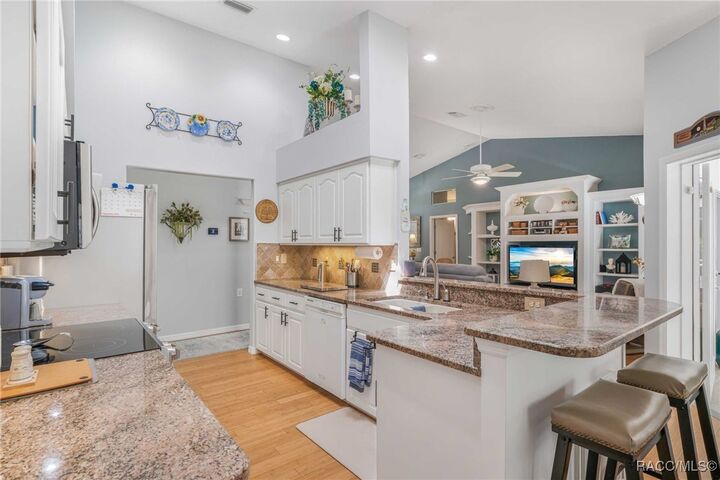 Property Photo:  1475 E Monopoly Loop  FL 34453 