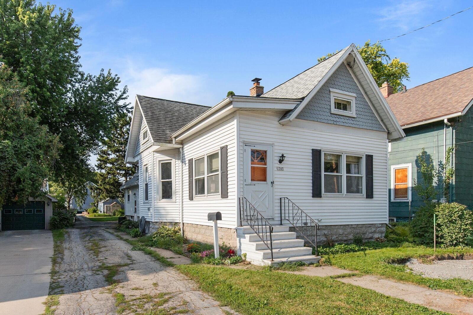 Property Photo:  1345 Waugoo Avenue  WI 54901 