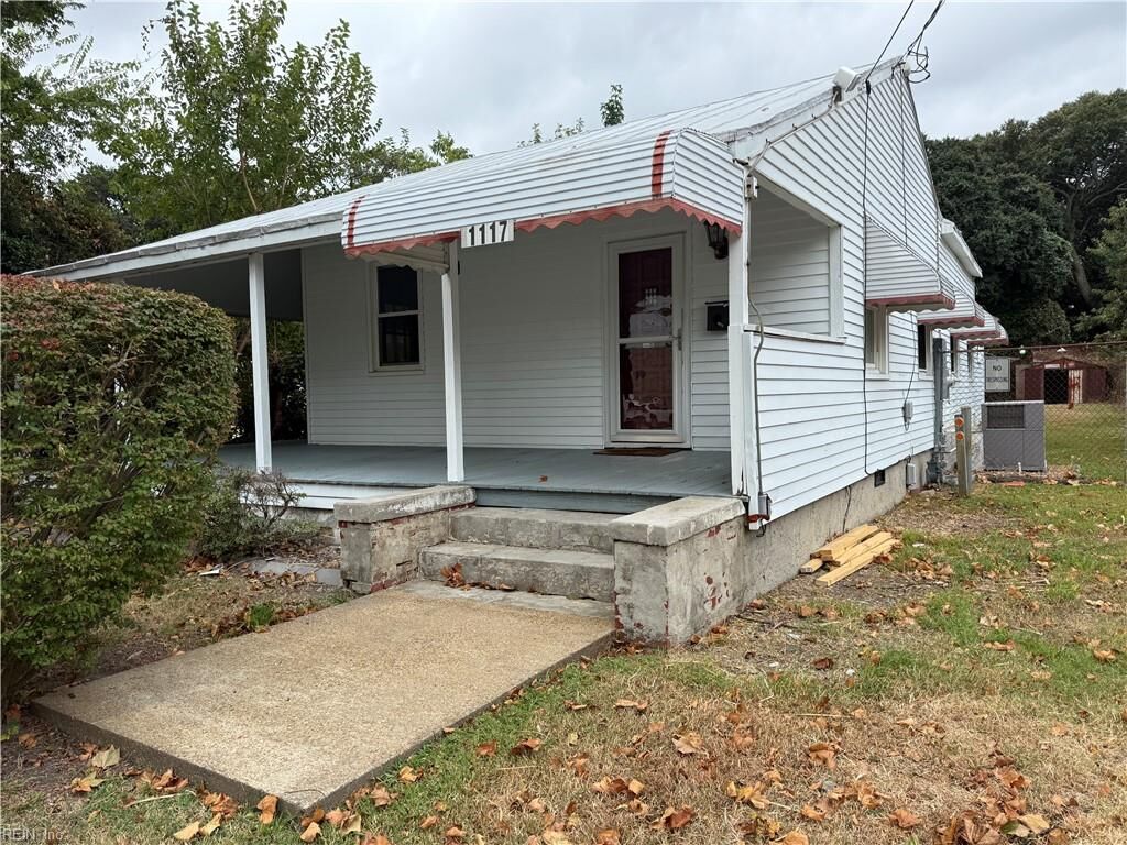 Property Photo: 1117 Hillside Ave VA 23503