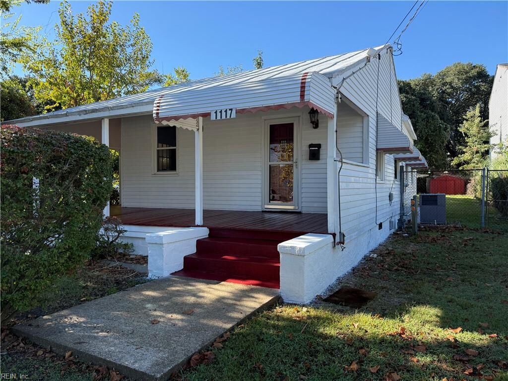 Property Photo: 1117 Hillside Ave VA 23503