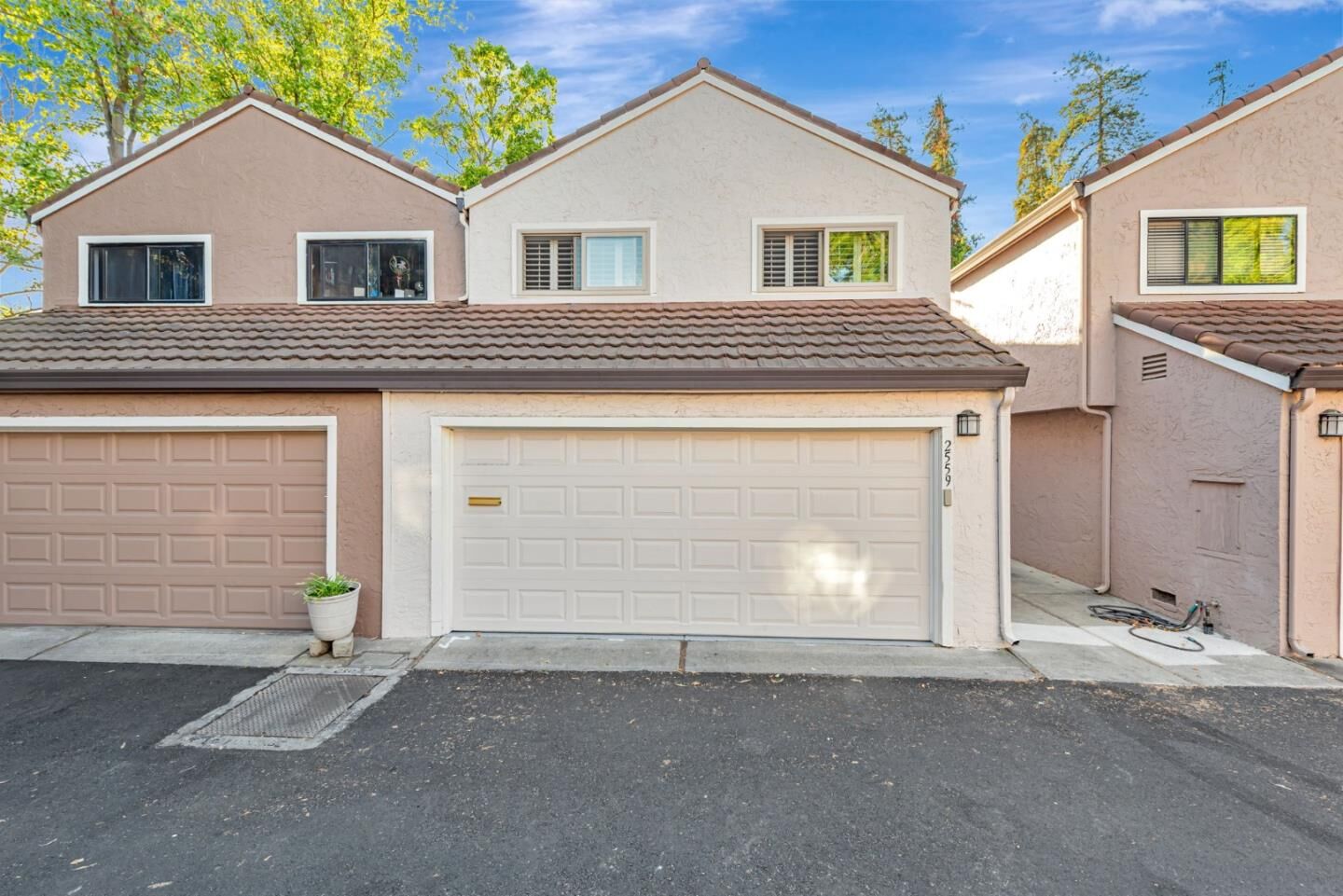 Property Photo: 2559 Lancaster Court CA 95051