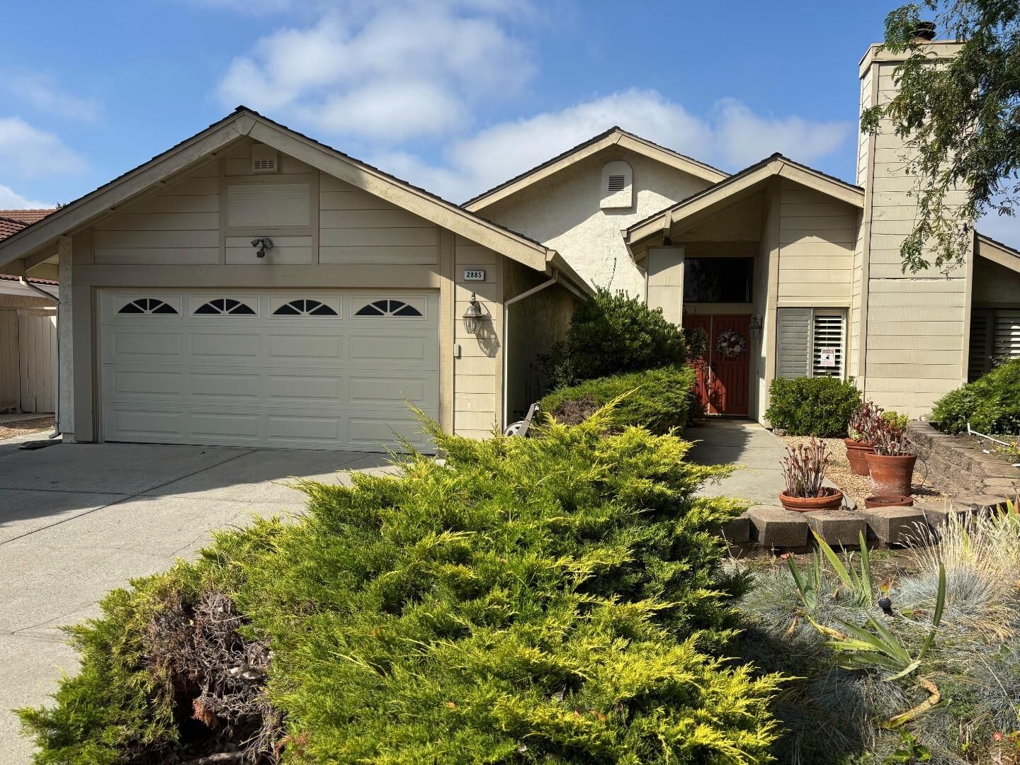 Property Photo: 2885 Mantis Drive CA 95148