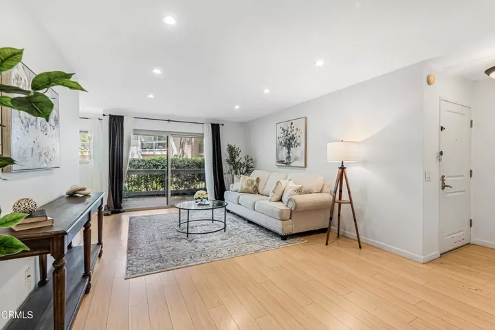 4722 Park Granada 206  Calabasas CA 91302 photo