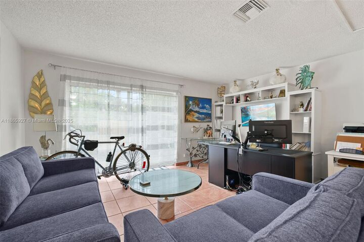 Property Photo:  450 SE 7th St 261  FL 33004 