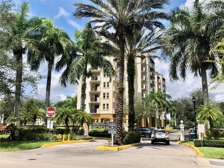 Property Photo:  9021 SW 94th St 707  FL 33176 