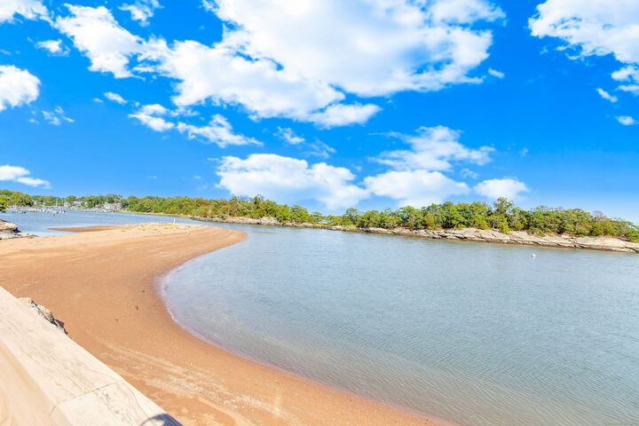 Property Photo:  20 Whalers Point  CT 06512 