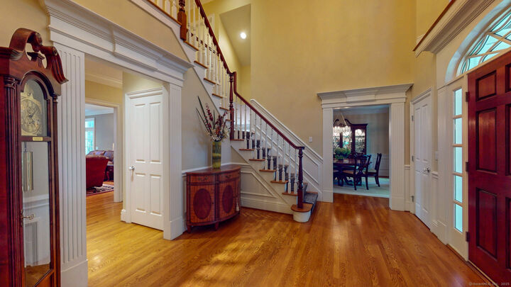 Property Photo: 6 Clermont Park CT 06032