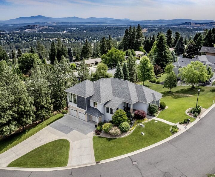 Property Photo:  10532 Edna Ln  WA 99218 