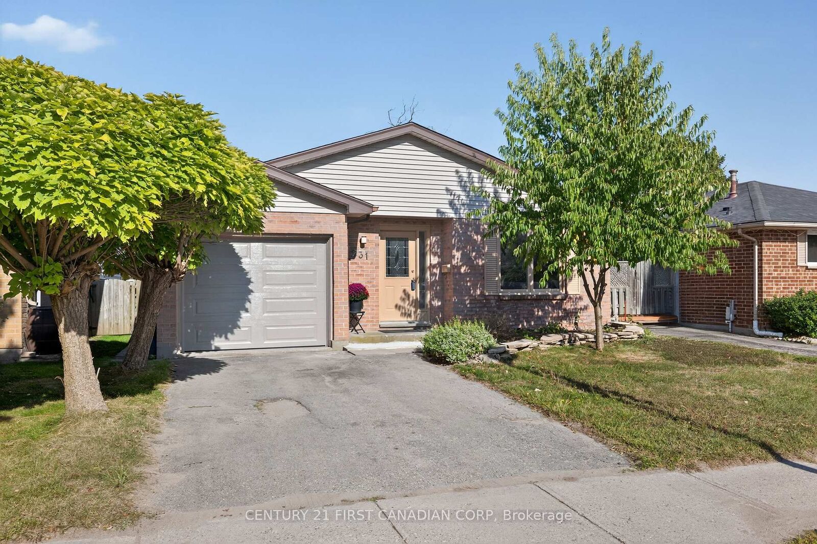 Property Photo: 231 Portsmouth Crescent E ON N5V 4C9