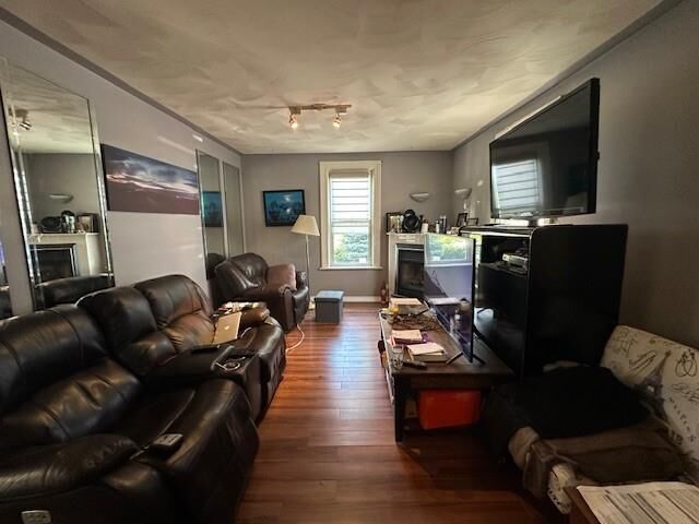 Property Photo:  126 Metcalfe Street A&Ampb  ON N7G 1M8 