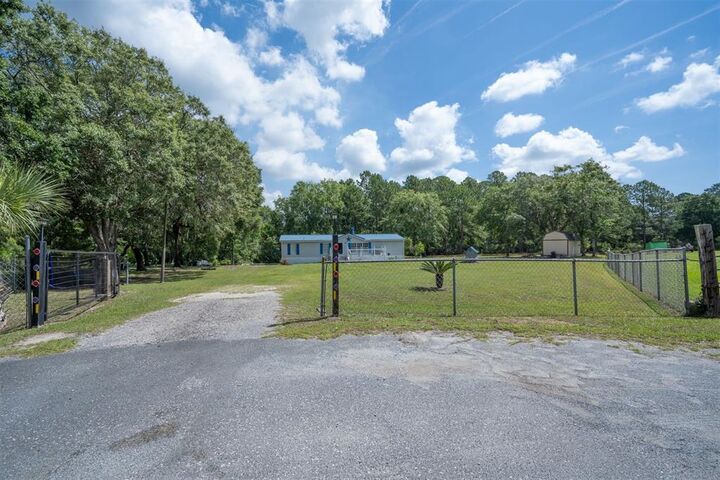 Property Photo:  85224 Shiloh Place  FL 32034 