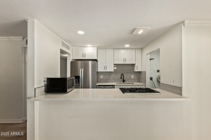 Property Photo:  1724 W Voltaire Avenue  AZ 85029 
