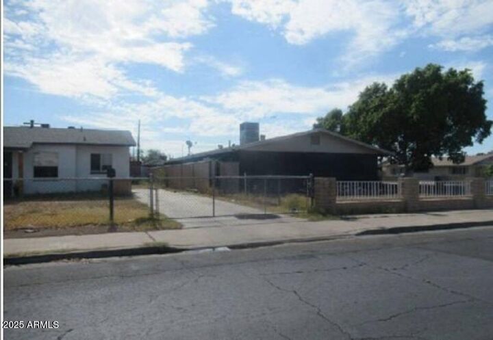 Property Photo:  68 W 10th Avenue  AZ 85210 