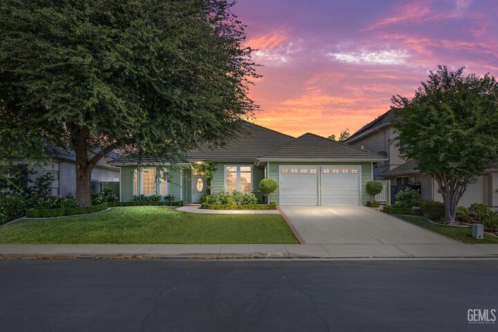 1904 Wedgemont Place  Bakersfield CA 93311 photo