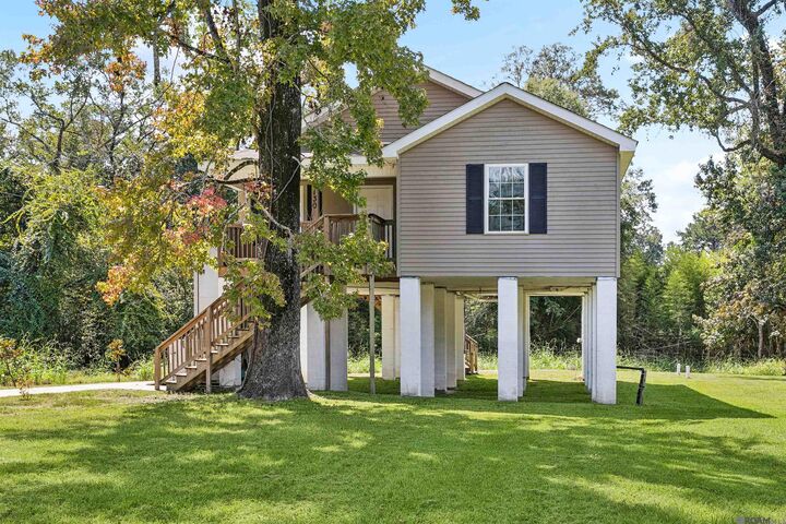 Property Photo: 7130 Comite Dr LA 70714
