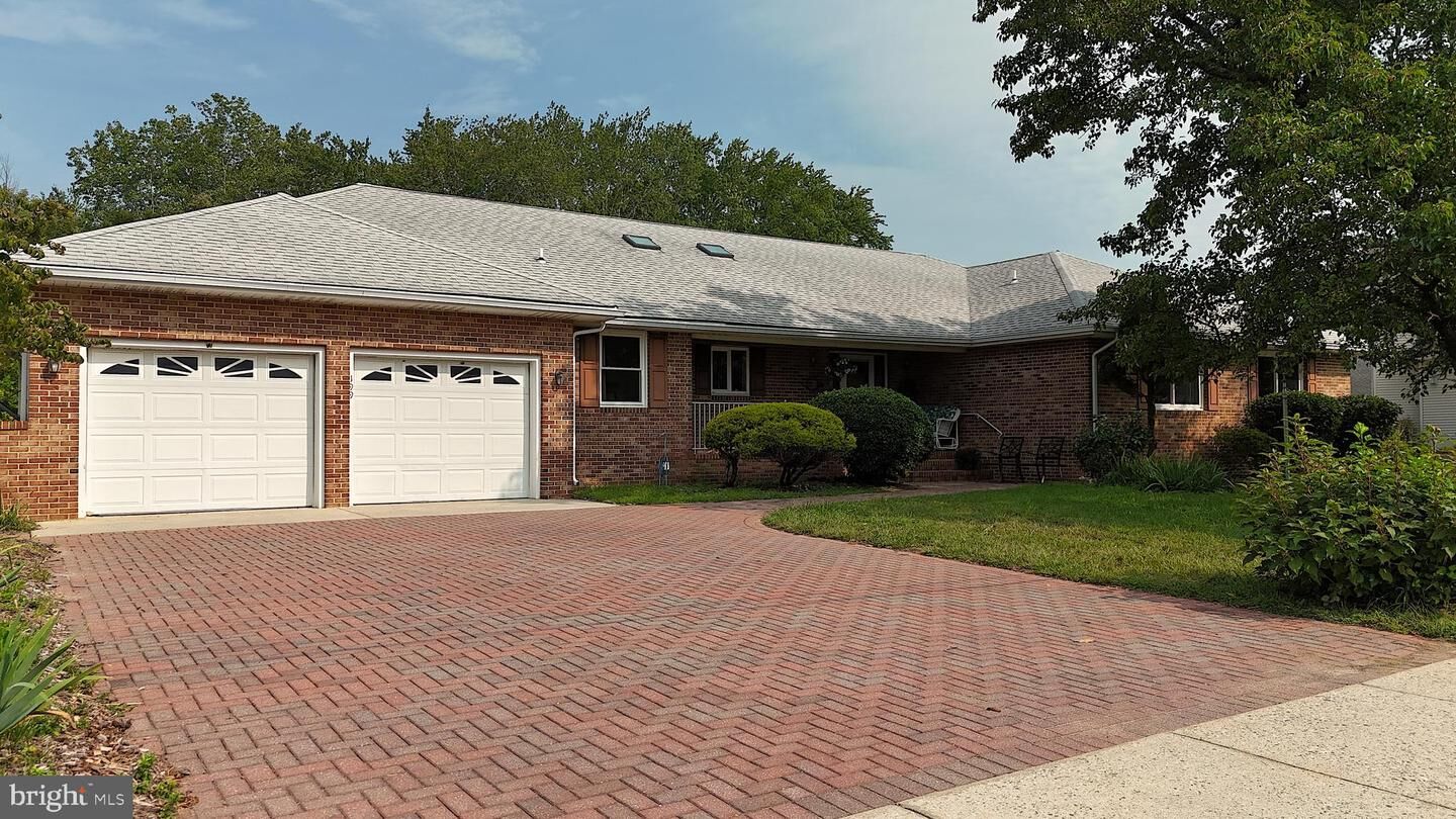 Property Photo:  199 Lakeshore Drive  NJ 08037