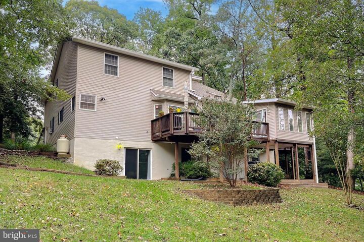 Property Photo: 5862 Magnolia Circle MD 20685