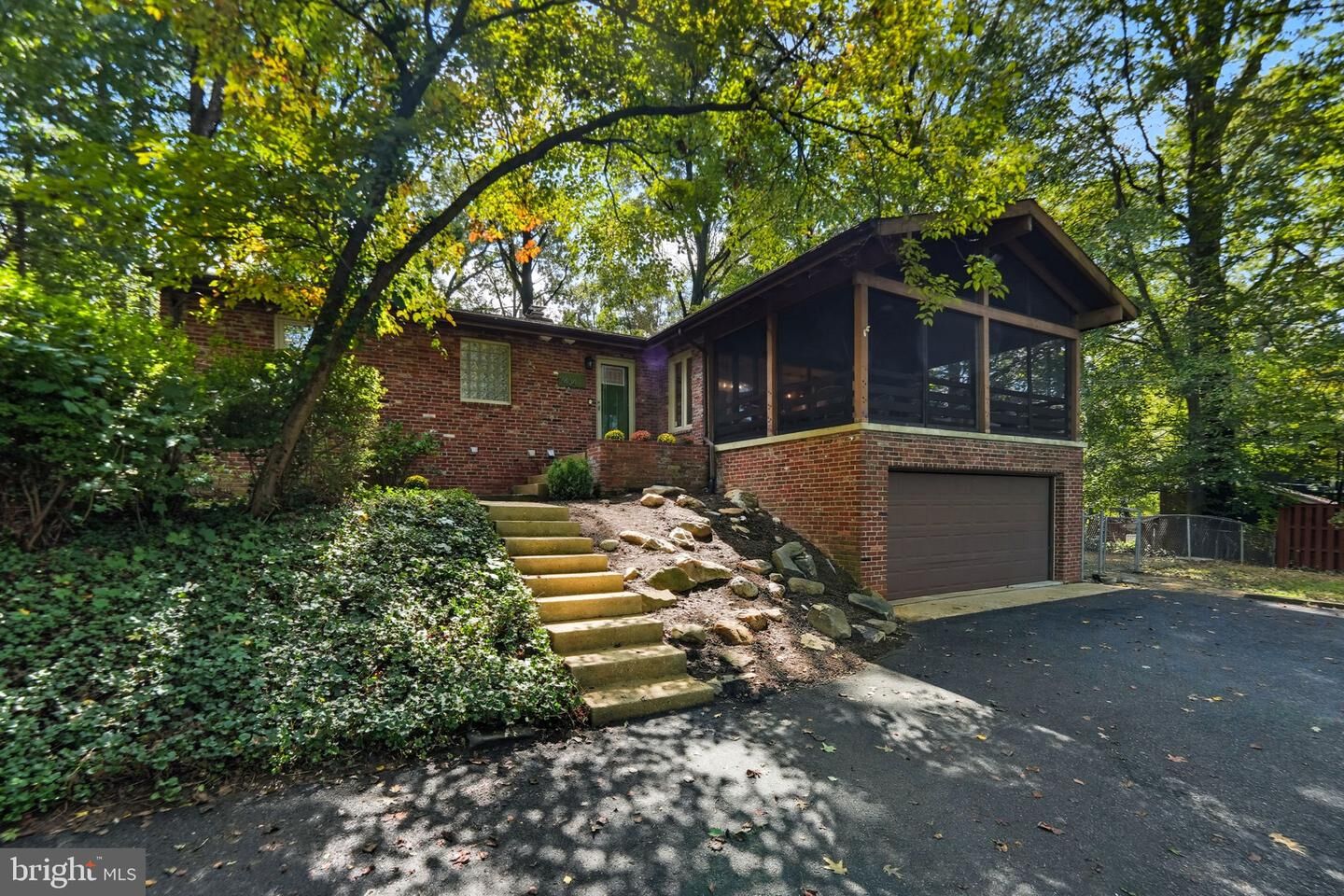 Property Photo:  7404 Oriole Avenue  VA 22150 